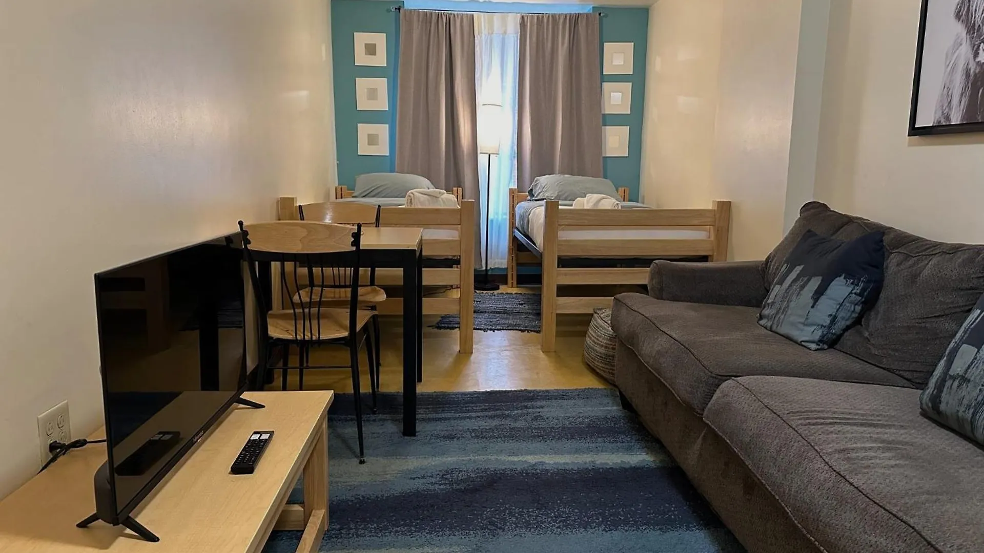 Stay Pittsburgh Hostel