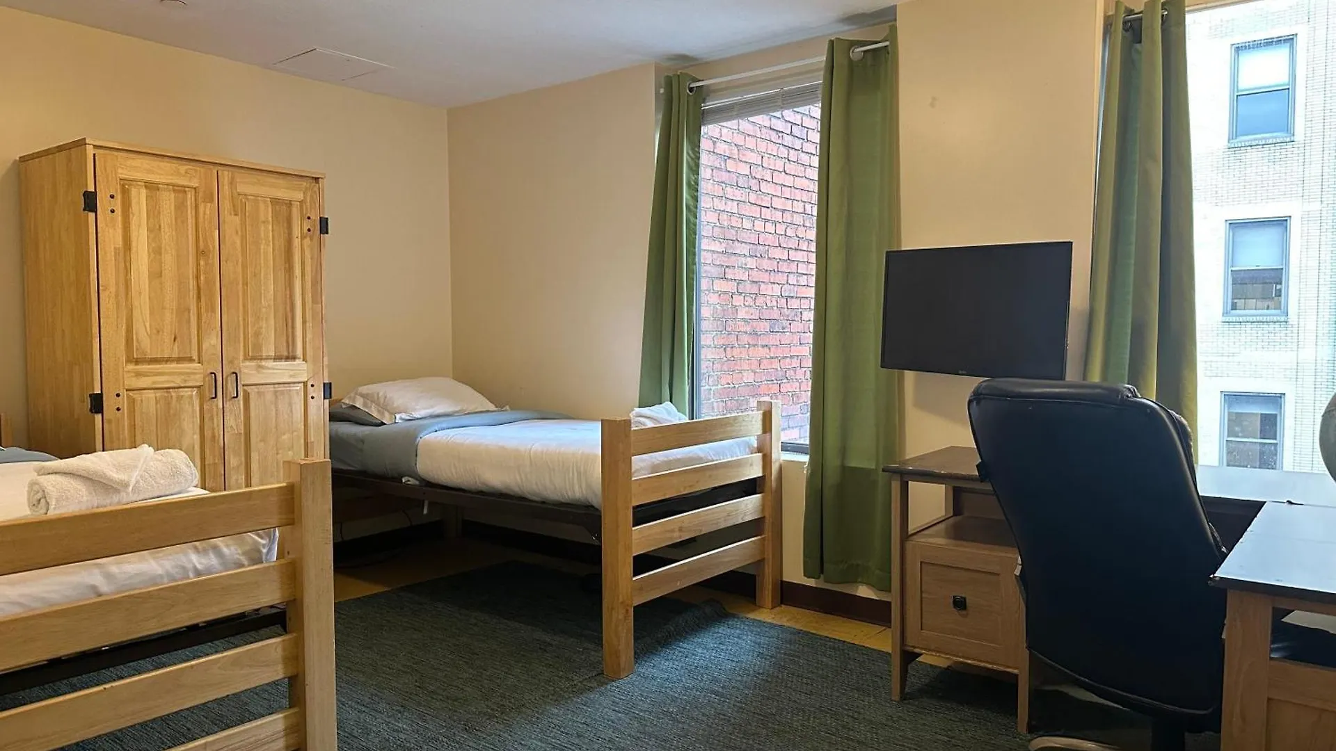Stay Pittsburgh Hostel