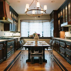 https://northern-lights-mansion.us-newyorkcity.com